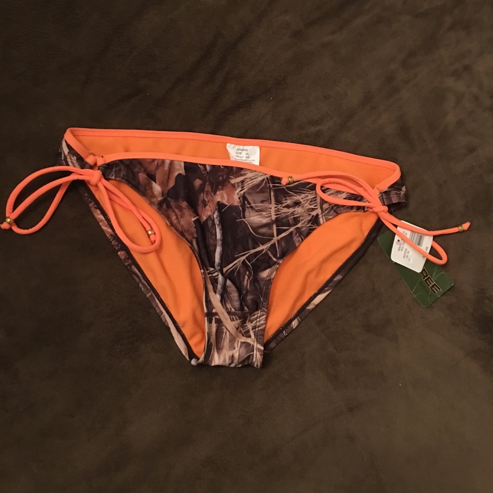 🙌BOGO 50% off 🙌 BRAND NEW!! realtree swum bottom
